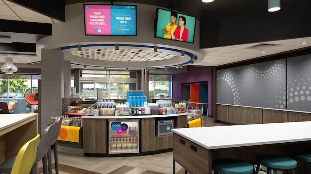 Tru By Hilton Norfolk Airport - photo 21