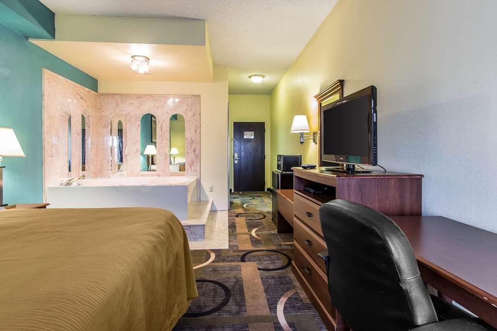 Quality Inn & Suites Memphis East - photo 16