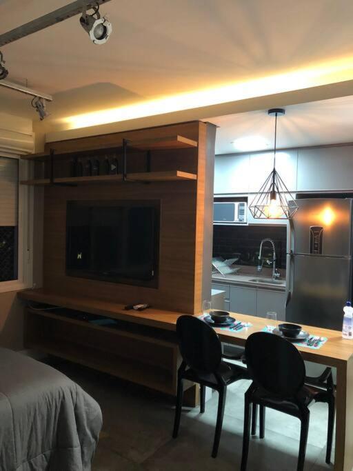 Lindo Studio 5min Av Carlos Gomes E Consulado Usa — hotel near Porto Alegre-Salgado Filho International Airport