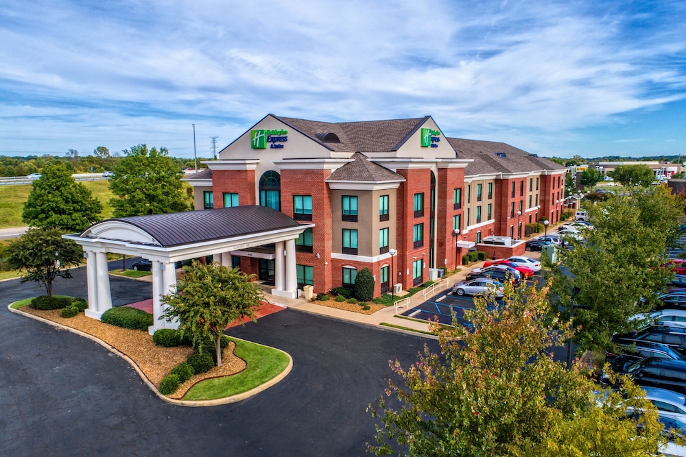 Holiday Inn Express and Suites Memphis Southwind in Memphis, United States