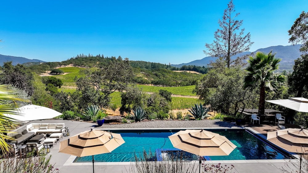 Kenwood Vista by Avantstay 7acres w Pool Fire Pit Vineyard Views — hotel in Kenwood