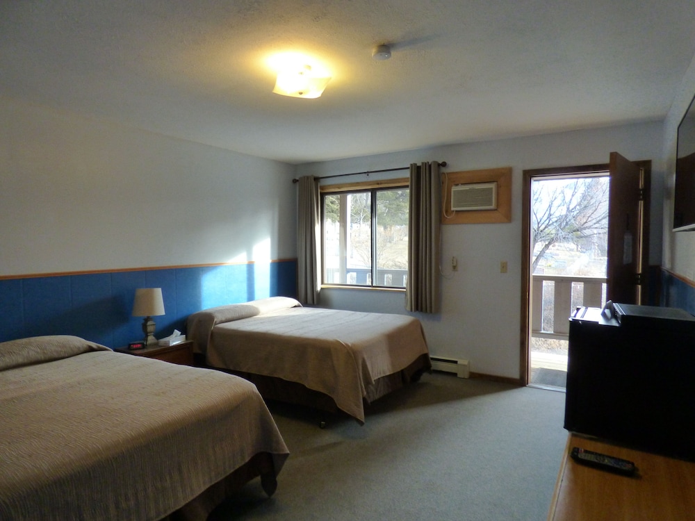 The Hitching Post Hotel and Farm Store - photo 13
