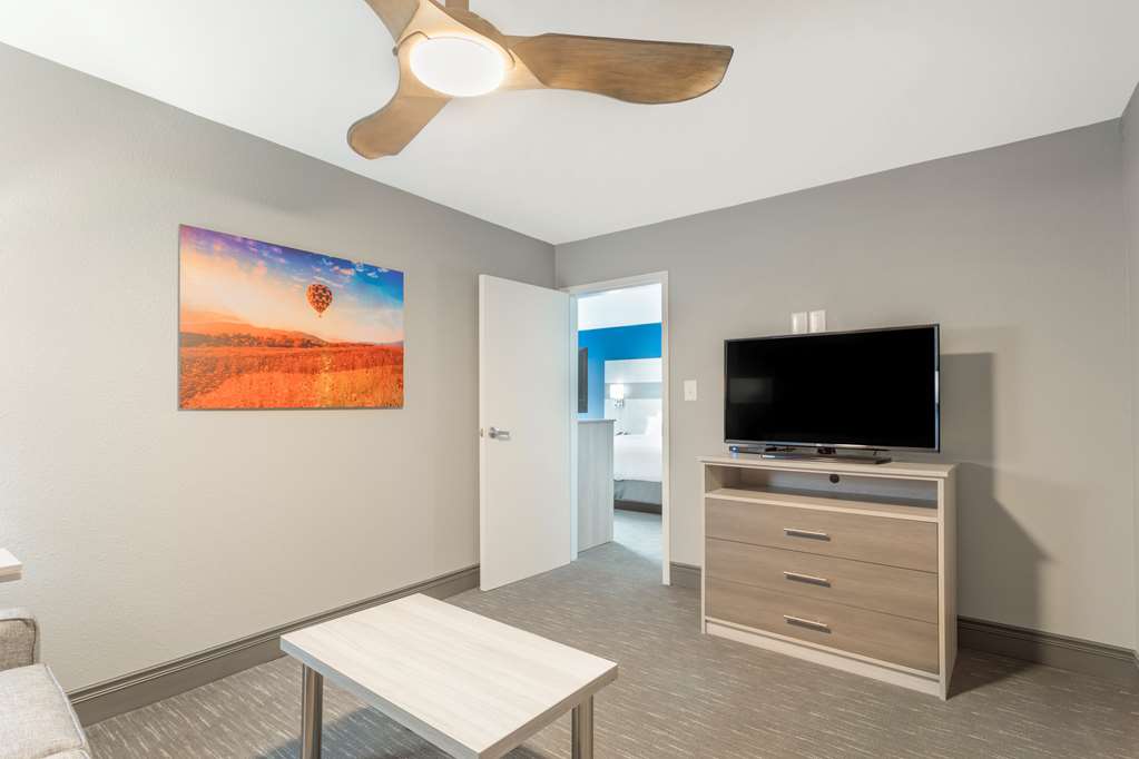 Best Western Plus Magnolia Inn Suites - photo 28
