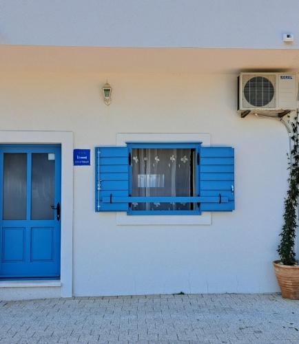 Apartments by the sea Igrane Makarska 21577 — 4-Star Luxury Hotel in Podgora, Croatia
