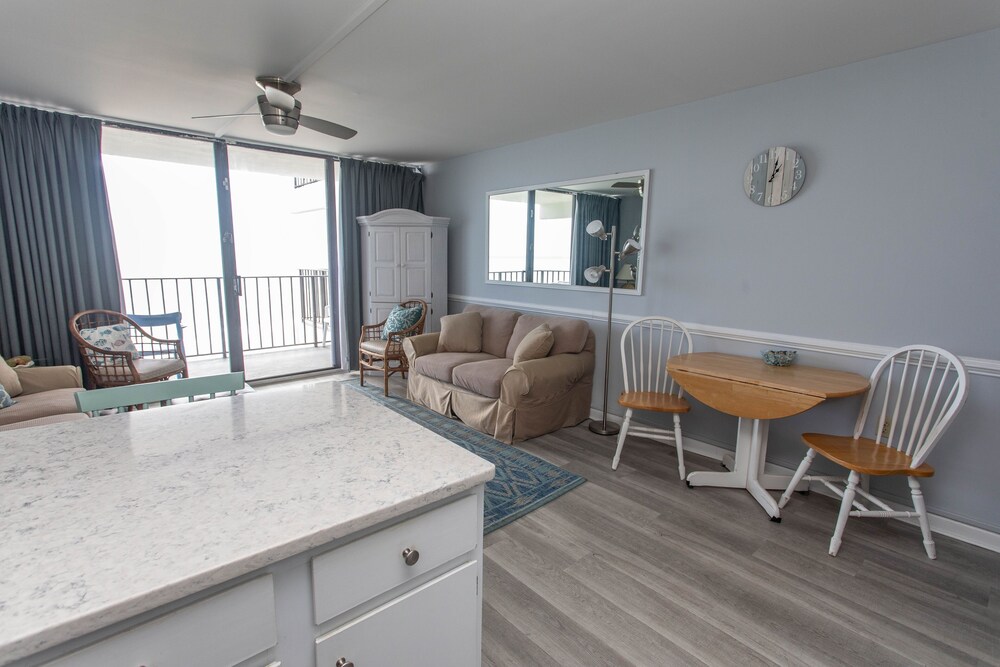 Royal Garden Resort 705 2 Bedroom Condo by RedAwning - photo 22