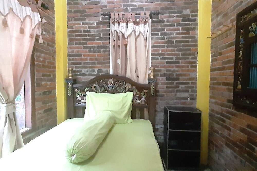 Gubug Joglo By Ziri in Mojokerto, Indonesia