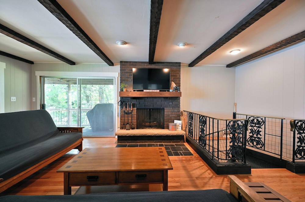 Hillside Hideaway — Hayward