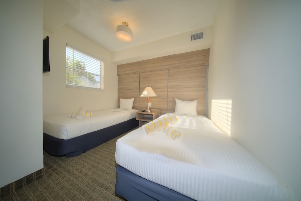 Club Lux Resort By the Beach - photo 6