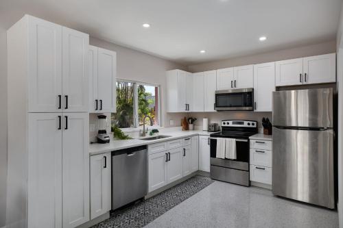 Charming Sanibel Retreat 2BR Pet Friendly in Sanibel, United States