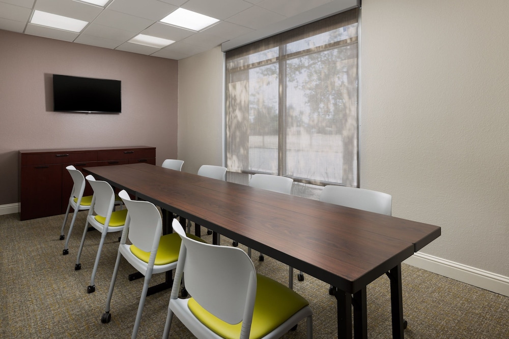 SpringHill Suites by Marriott Fresno - photo 43