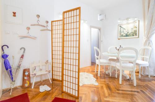 Elegant & Enchanting Apartment At Old Town Entrance
