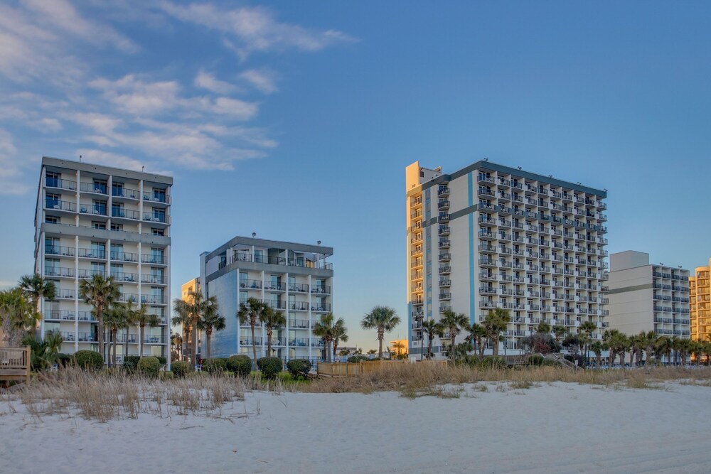 Boardwalk Resort by Hosteeva - photo 109
