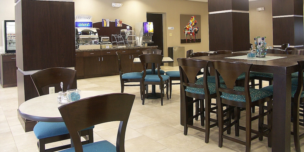 Holiday Inn Express Cleveland Northwest by IHG - photo 26