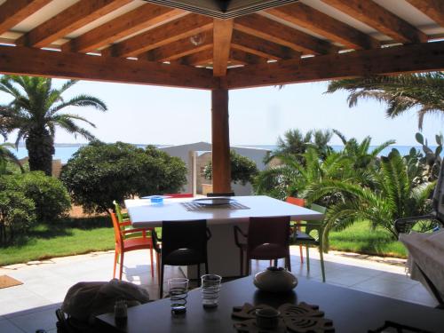Villa delle palme — 4-Star Luxury Hotel in Pachino, Italy