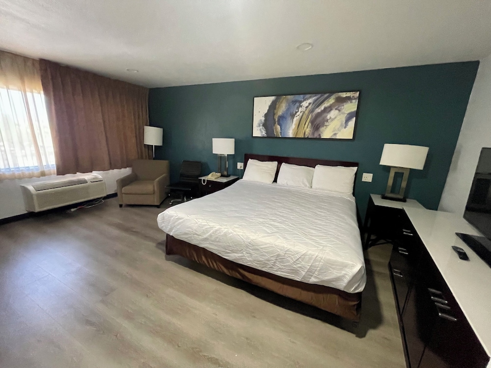 Portside Inn & Suites - photo 17