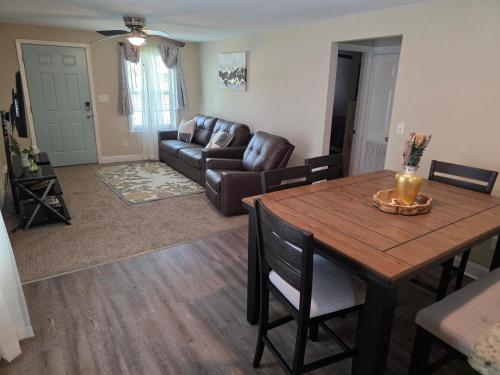 Sooner's Retreat - last minute hotel in Columbus
