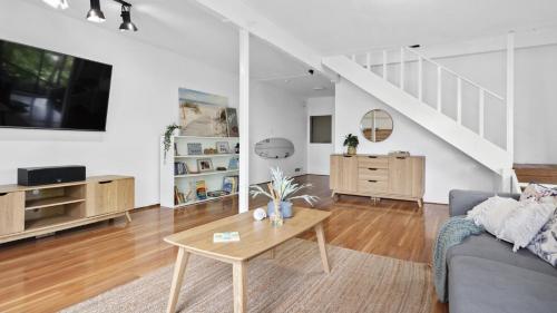 Copacabana Tranquil Escape Views Pet Friendly On Request Accom Holidays — hotel in Copacabana