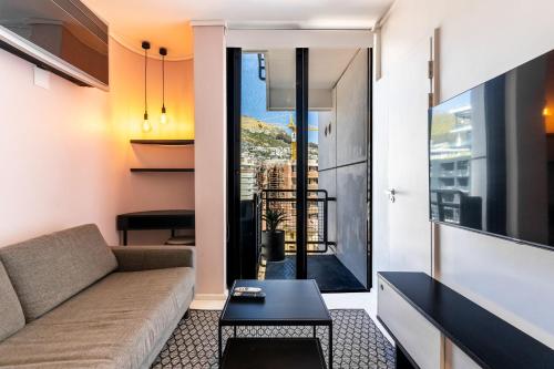 Flamingo 704 Sea Point Studio Aprt