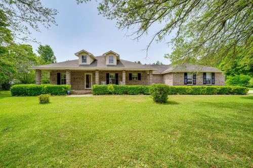 Perry Family Home on 2 Acres with Private Pool — Perry — photo 3