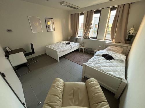 Stay Here - last minute hotel in Unknown City