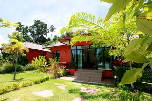 Saree Lagoon Villa Koh Samui — 4-Star Luxury Hotel in Koh Samui, Thailand