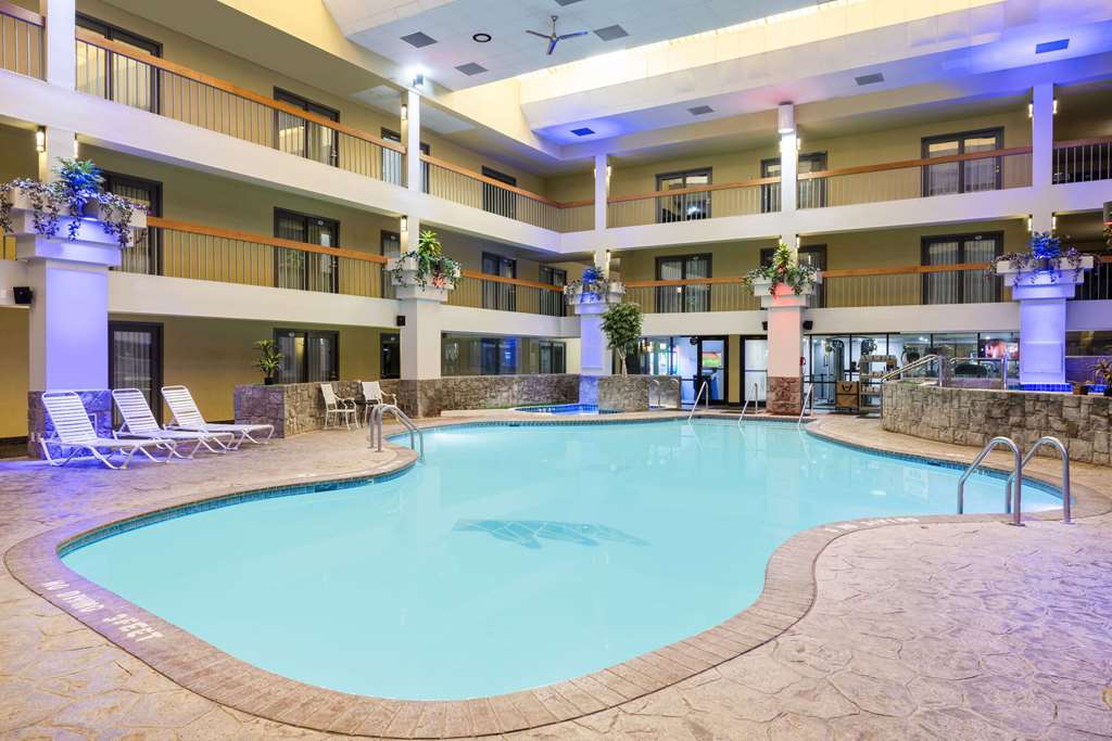 Baymont by Wyndham Shakopee - photo 4