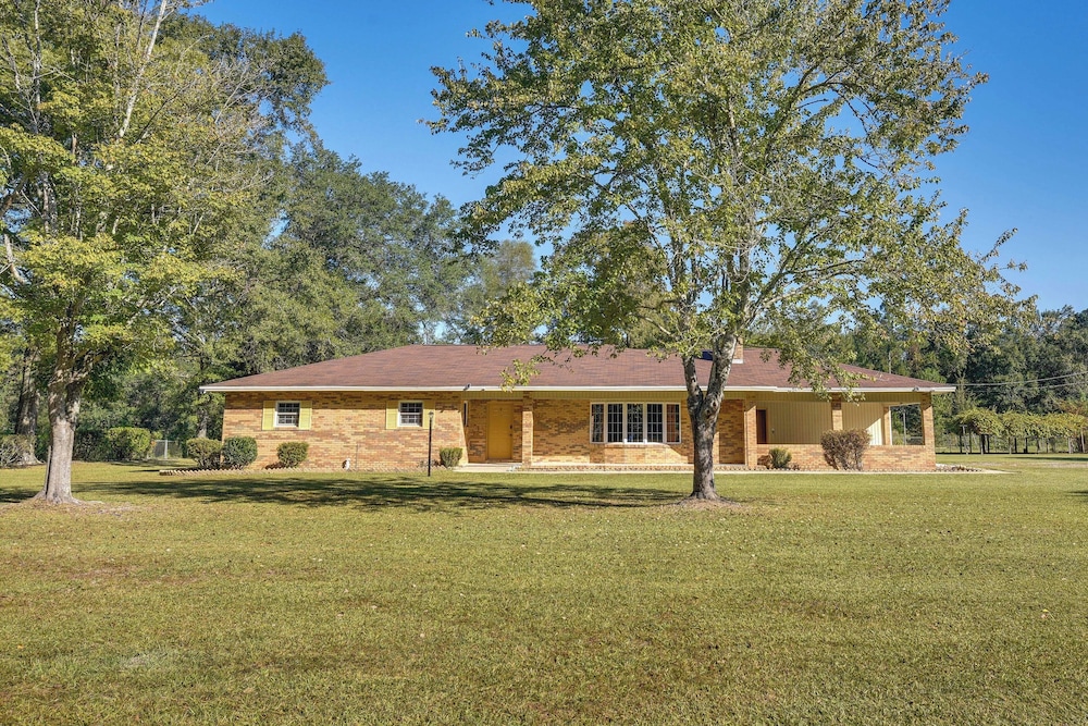 Vintage Chipley Getaway on Large Private Property — hotel in Chipley