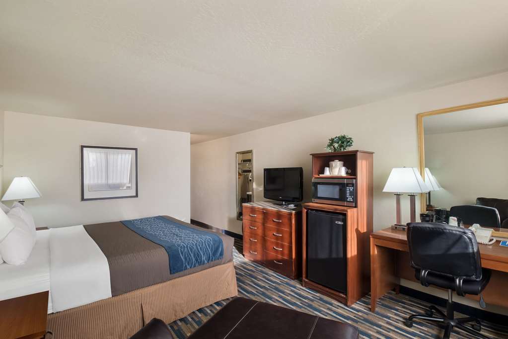 Rodeway Inn Fort Morgan - photo 20