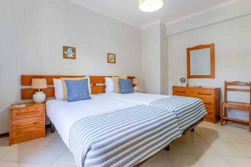 2 BDR Flat With Pool in Vilamoura by LovelyStay — 4-Star Luxury Hotel in Quarteira, Portugal