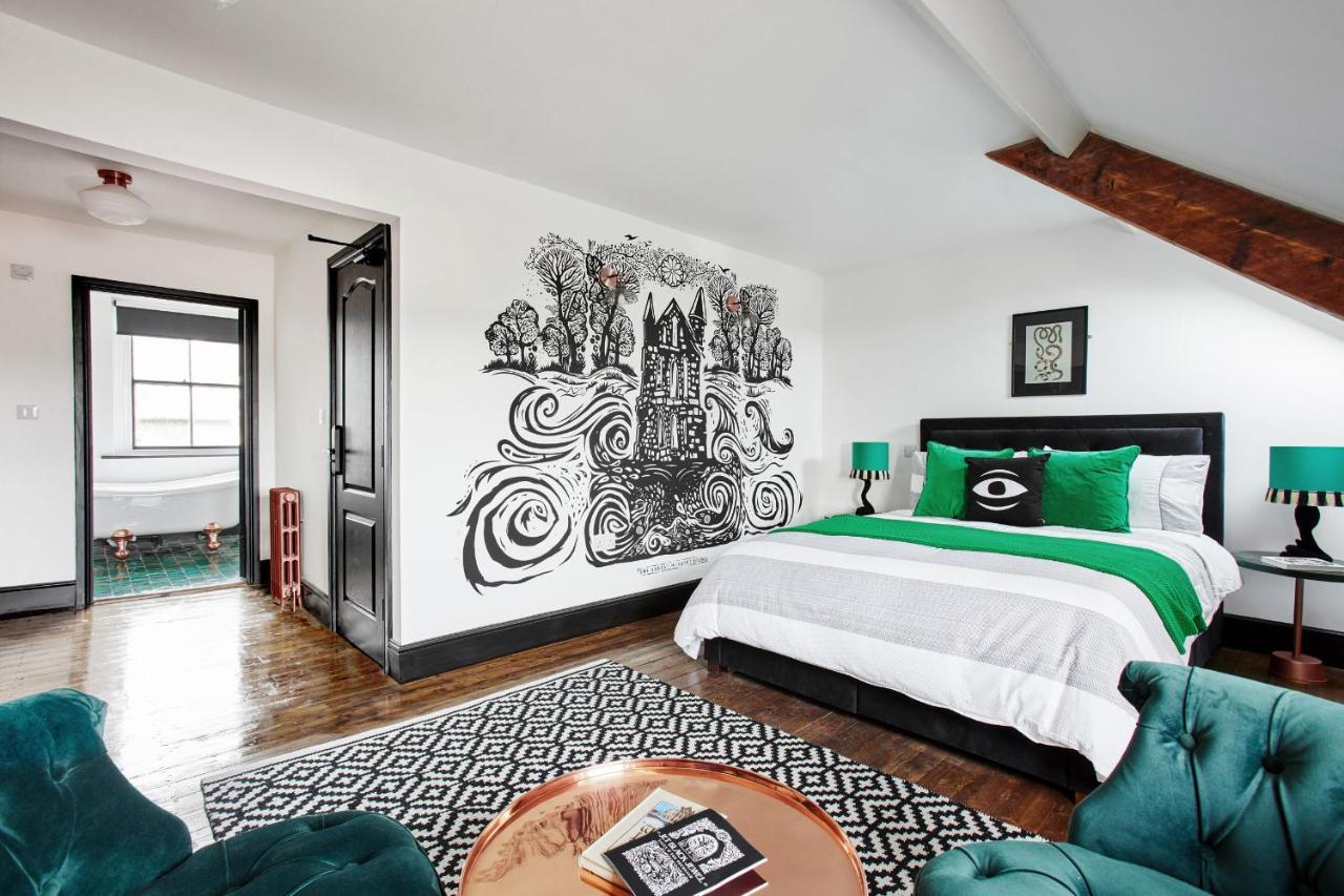 Jet Black Jewel - carbon neutral hotel in Whitby