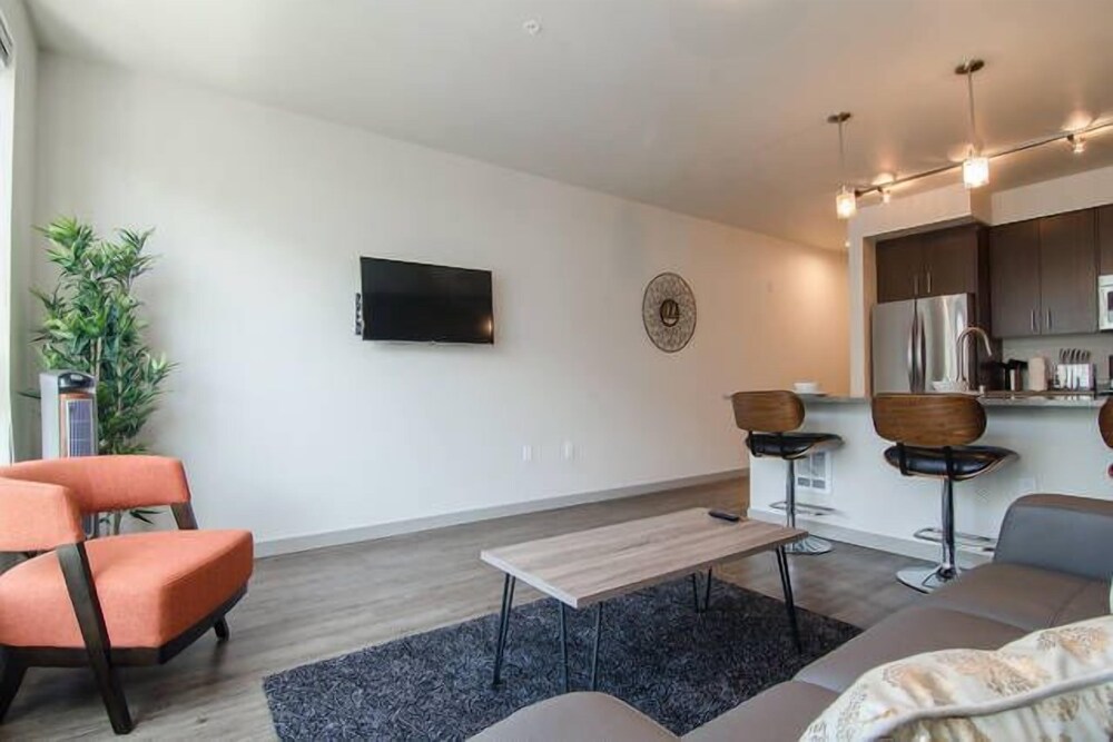 Capitol Hill Suites by Luxe Hubs - photo 34