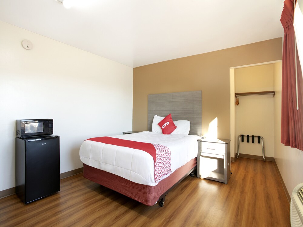 OYO Hotel Kalama - photo 2