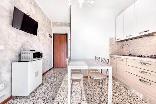 Jesolo Happy Beach House Host Solution — 4-Star Luxury Hotel in Lido Di Jesolo, Italy