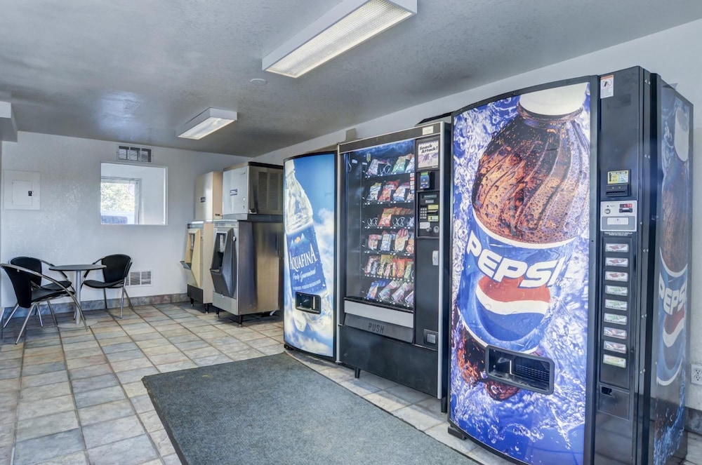 Park Inn by Radisson Fort Collins - photo 2