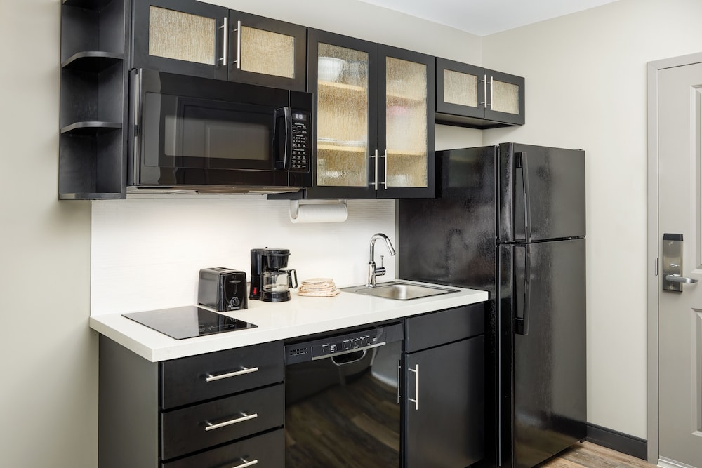 Candlewood Suites Lebanon by IHG - photo 9