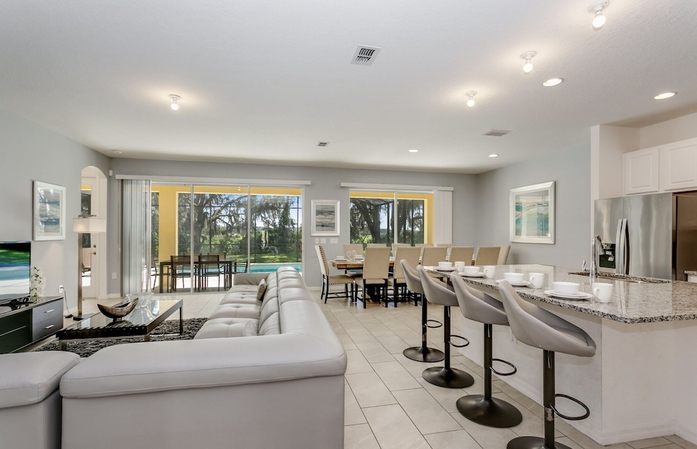 Beautiful 9 bedroom pool home located in the Solterra Resort home - photo 25