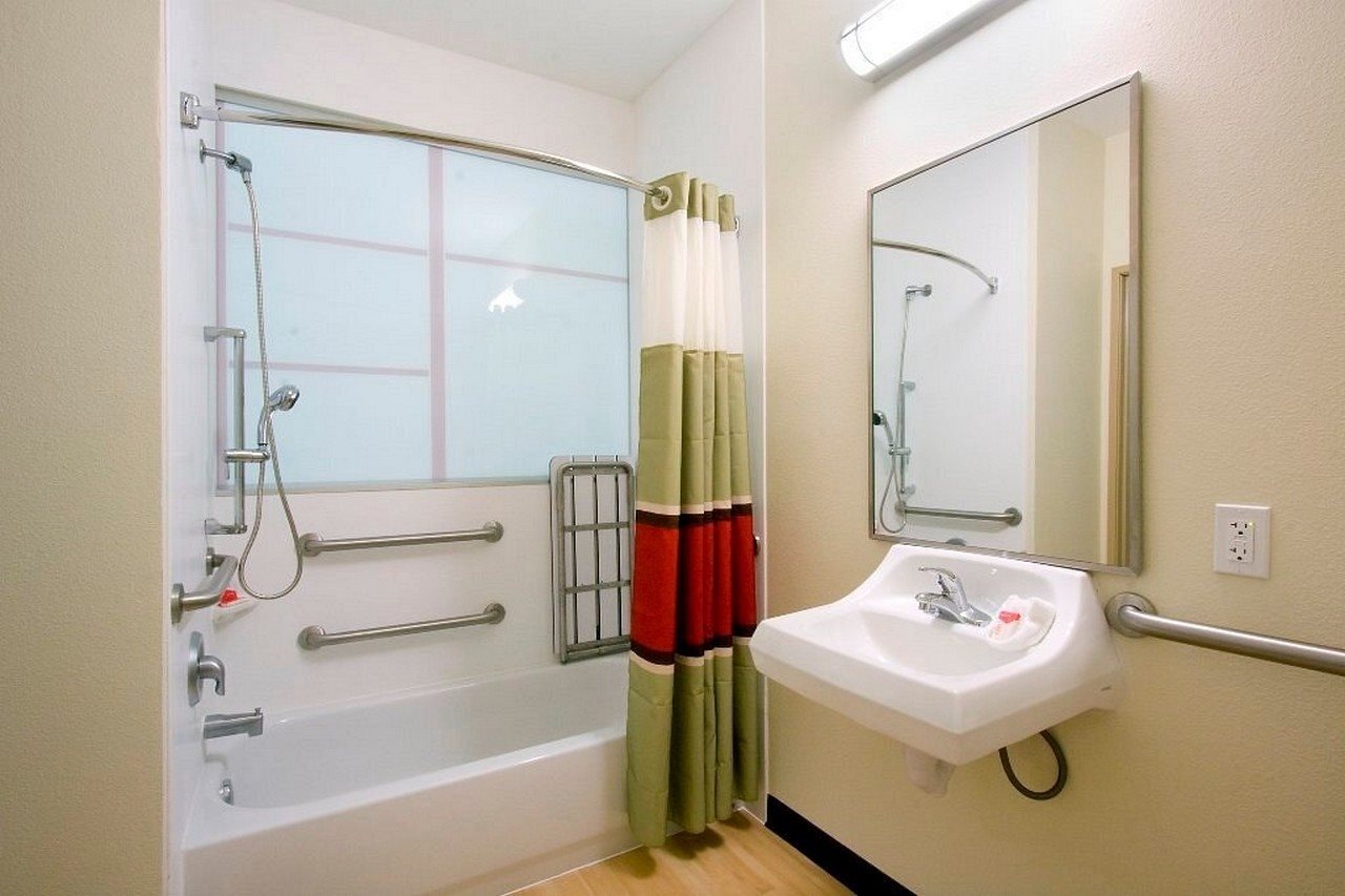 Red Roof Inn & Suites Beaumont - photo 3