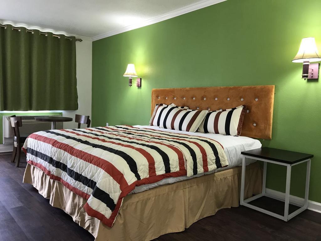Value Travel Inn - photo 5
