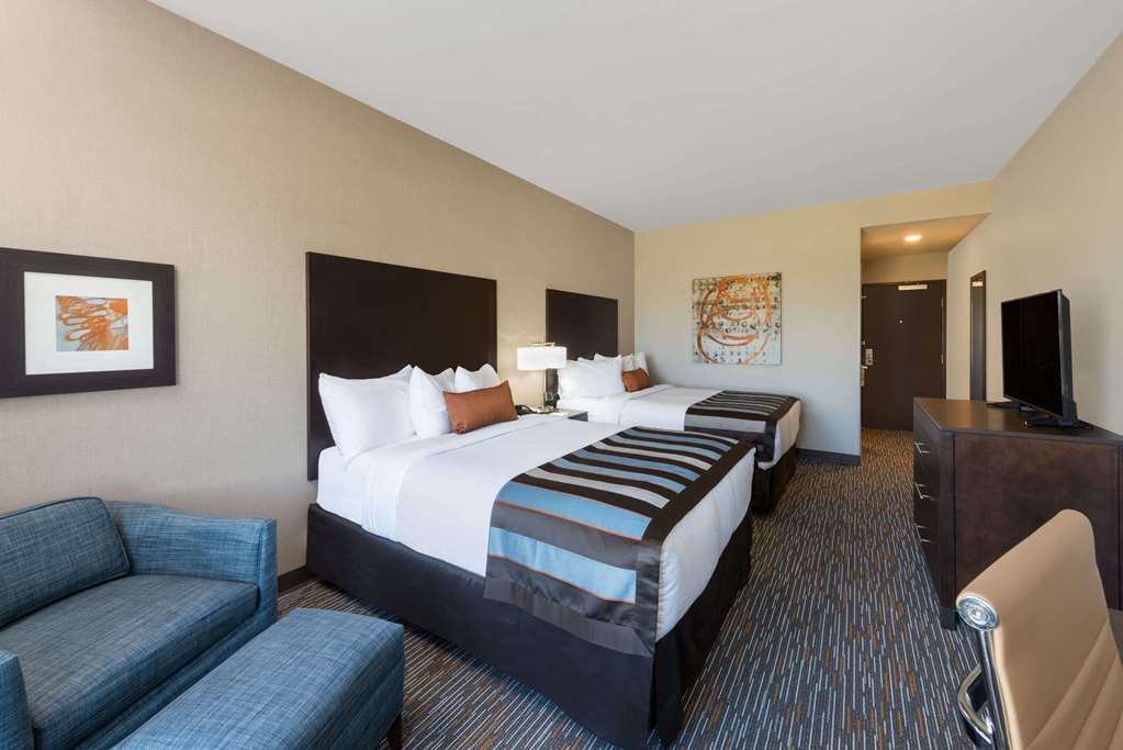 Wingate by Wyndham Loveland - photo 7