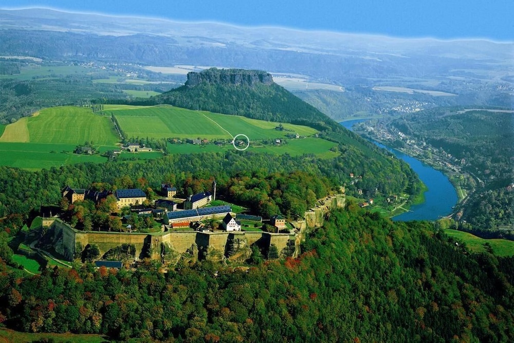 PanoramaHotel Lilienstein — hotel in Koenigstein