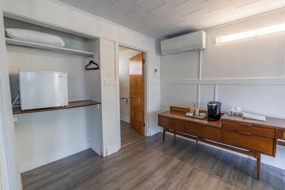 Mount Coolidge Motel - photo 29