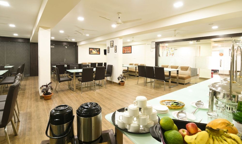 Treebo Prithviraj - carbon neutral hotel in Indore