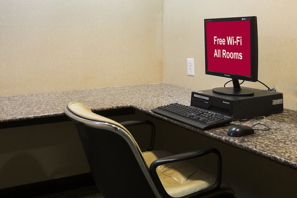 Red Roof Inn & Suites Philadelphia Bellmawr - photo 23