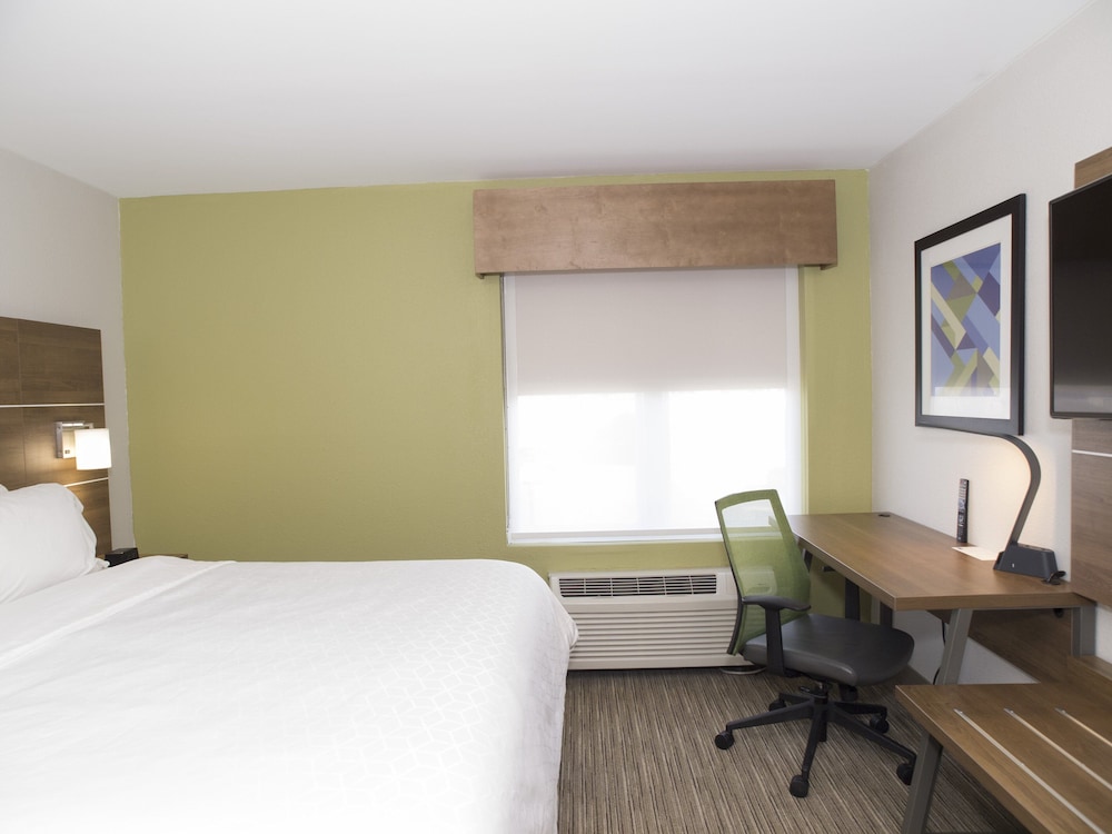 Holiday Inn Express Hotel & Suites Madison by IHG - photo 37