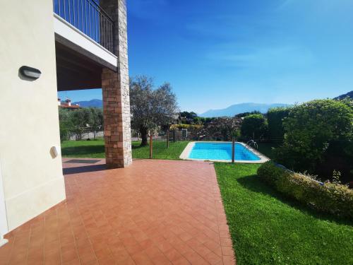 Villa Garda Relax — 4-Star Luxury Hotel in Manerba Del Garda, Italy