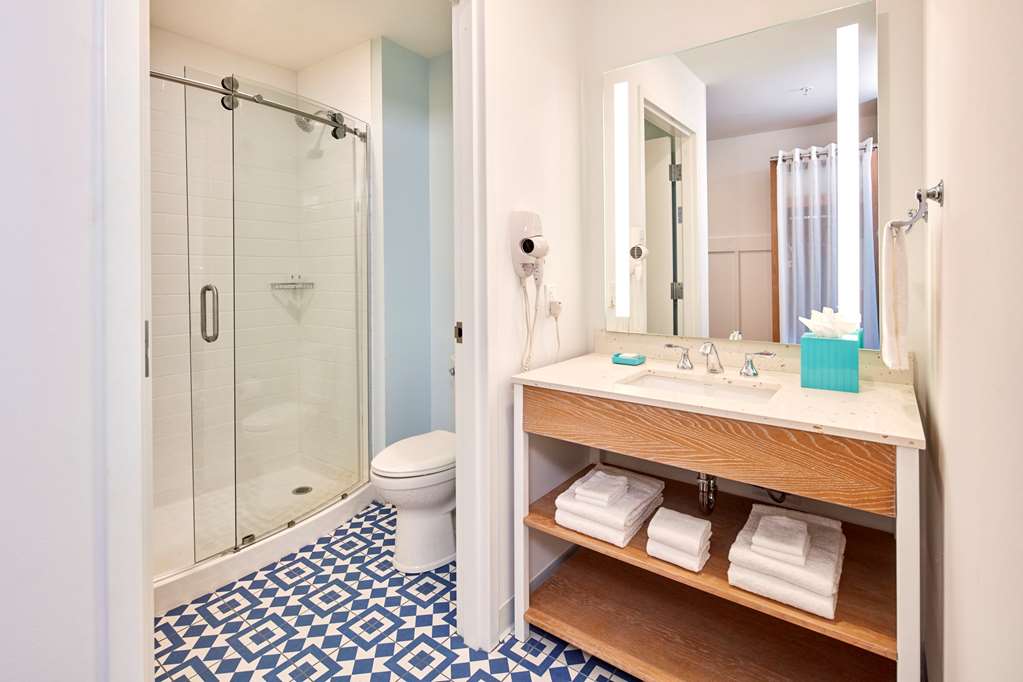 Universal's Endless Summer Resort Surfside Inn and Suites - photo 10