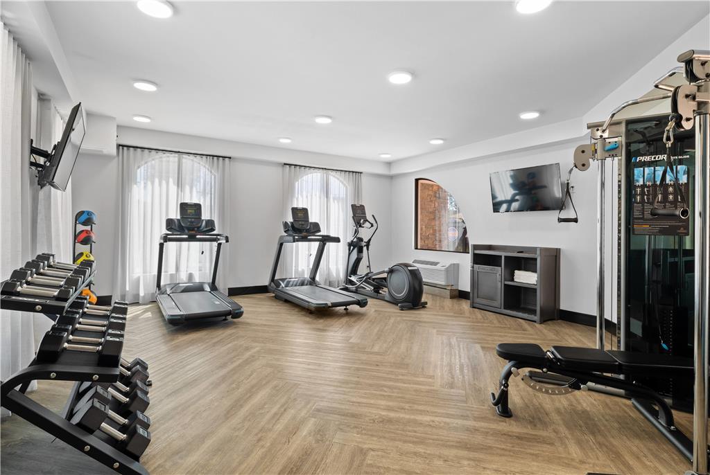 La Quinta Inn & Suites by Wyndham Santa Cruz - photo 15