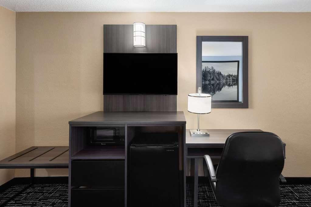 Super 8 by Wyndham Paducah I 24 Exit 4 - photo 23