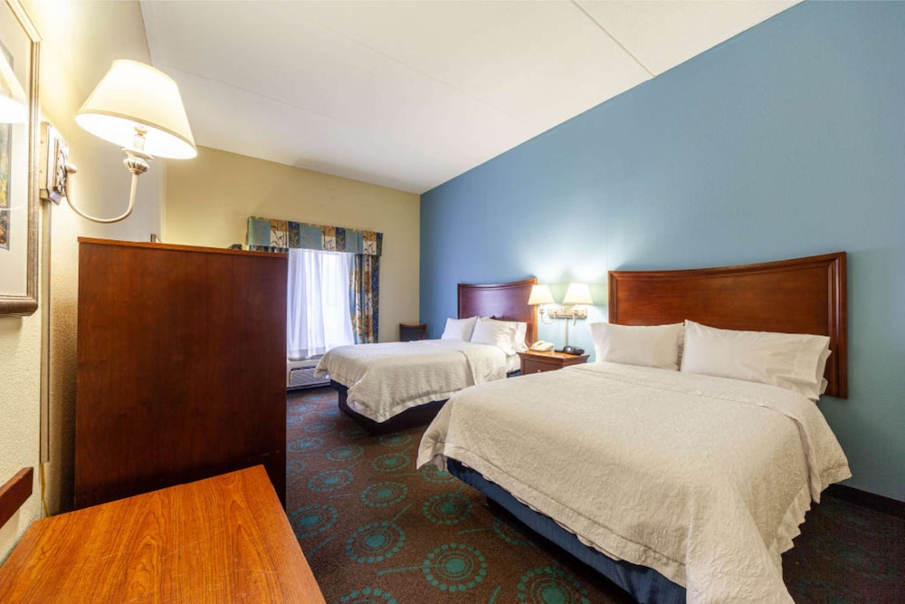 Hampton Inn Martinsburg South Inwood - photo 27