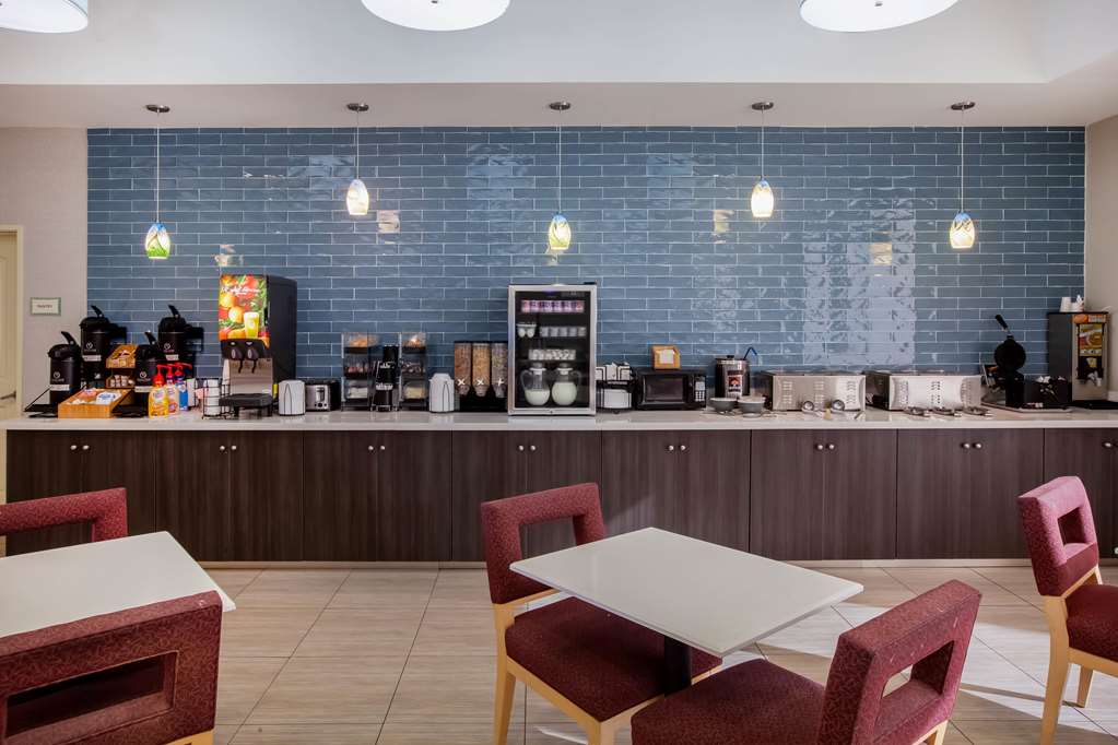 La Quinta Inn & Suites by Wyndham Odessa North - photo 26